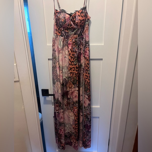 MISSGUIDED Floral Dress - Picture 2 of 3